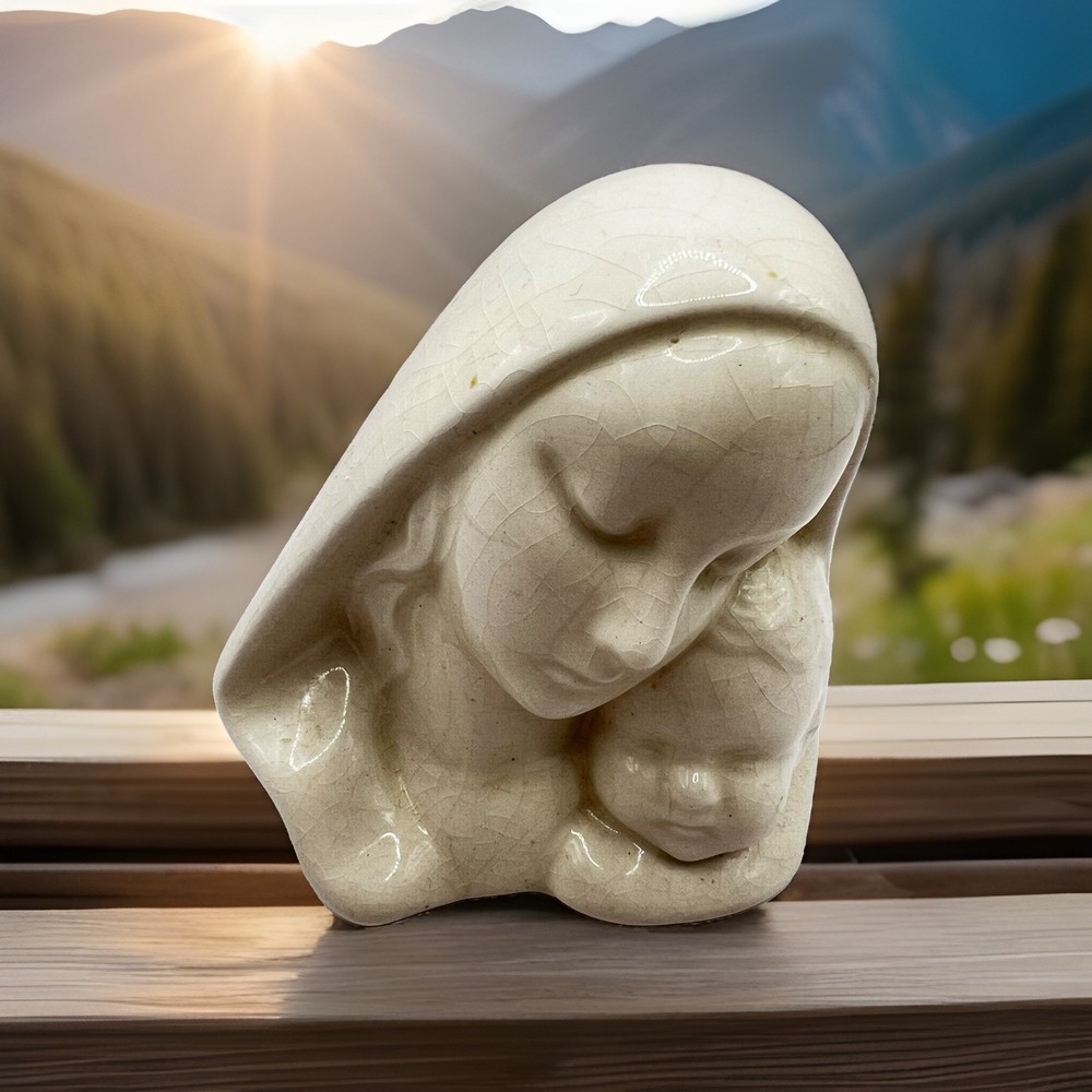 Vtg Virgin Mary & Jesus Mother Mary Madonna Religious Figurine Ceramic 4"
